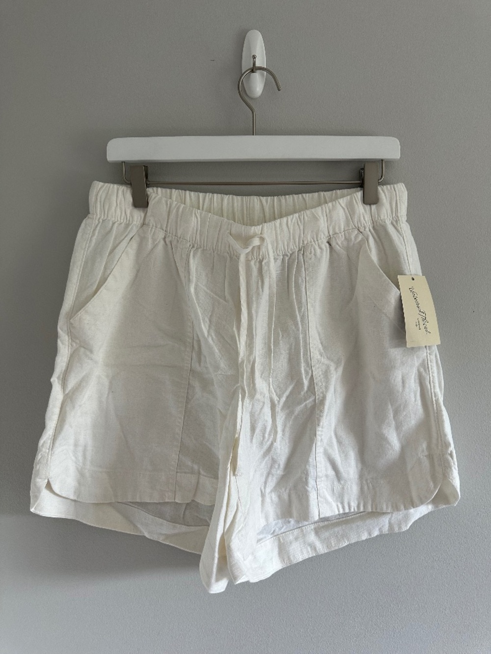 Universal Thread White Linen Shorts Long Size M NWT